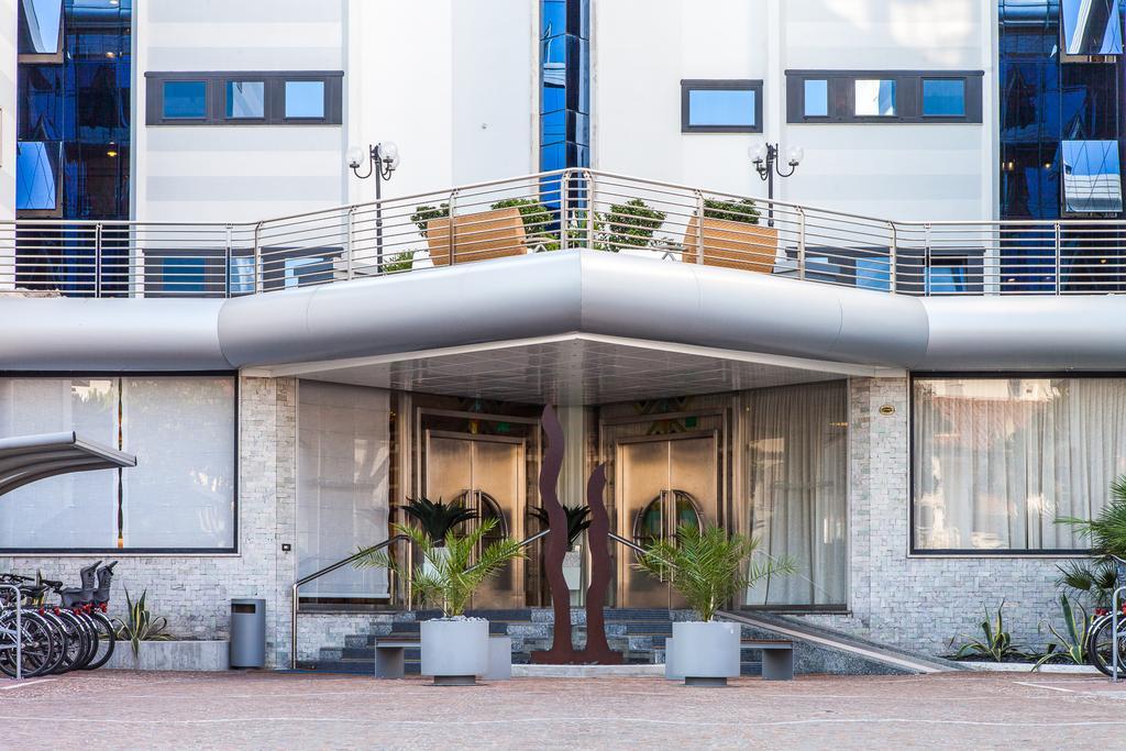 Hotel Cesare Augustus Лидо ди Йезоло Екстериор снимка